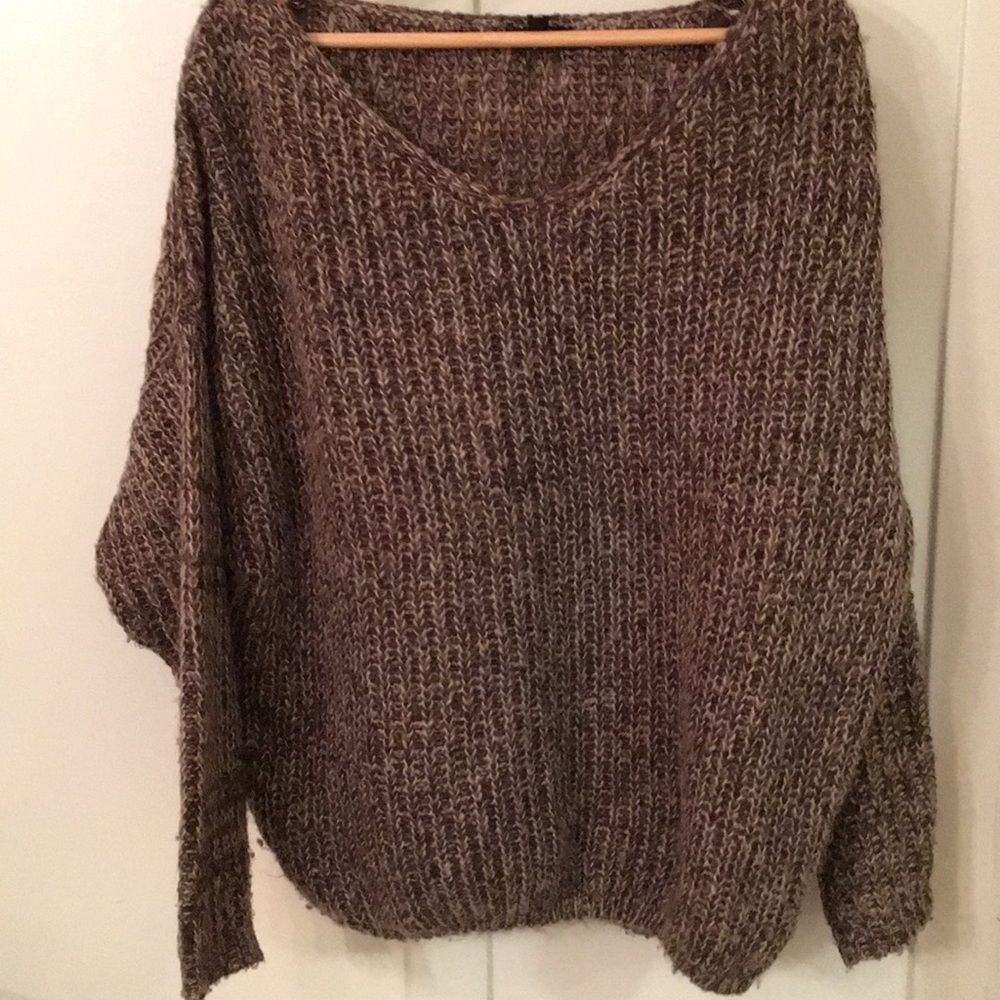 Audrey 3+1 women’s oversized v neck brown sweater